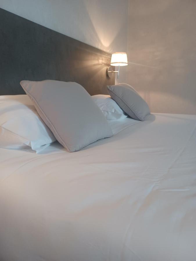Hotel La Parenthese Attignat Eksteriør bilde